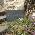 Couette-café L'auberge De Vazerat 3*