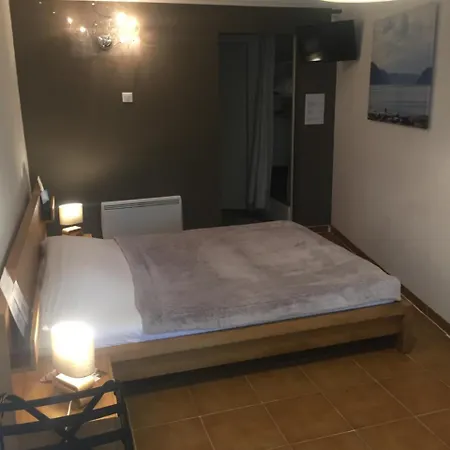 L'auberge De Vazerat Nocleg ze śniadaniem Massiac